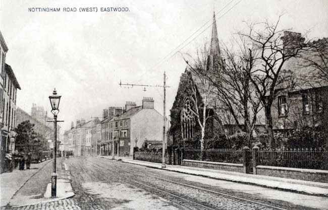 Nottingham Road (West), Eastwood in 1905. The Congregational Chapel is on the right. 