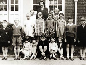 Polska szkola - Polish Saturday School. Ms Febronia Krzanicka's class at The Cottesmore School, Derby Road, 1961-1962 (image courtesy of SPS East Midlands po Polsku.)