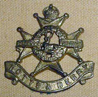 Officers' economy cap badge (1914-1919) 