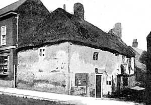 Thatched house on Bridgegate, c.1900.