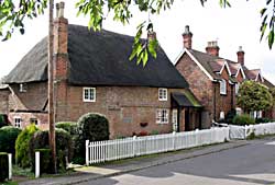 Cottages in Clifton (photograph: A Nicholson, 2004).