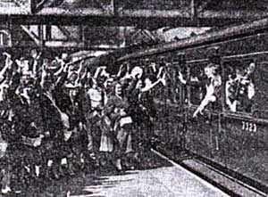 Evacuees leaving from Nottingham Midland Station in September 1939. 