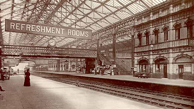 The interior of Nottingham Victoria Station, c.1905.